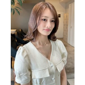 外ハネミディアム マロンベージュ 前髪なし 顔周りレイヤー