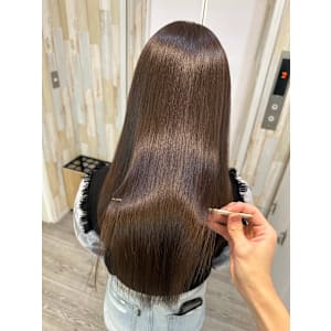 シンプルストレート大人ミディナチュラルブロンドベージュ