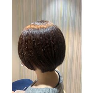 やや前下がりにカットした切りっぱなし