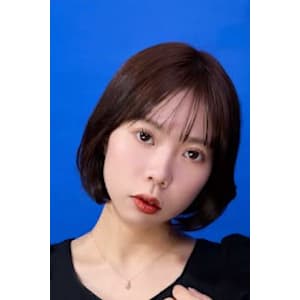 柔らかミストベージュ｜透明感カラー大人可愛いレイヤースタイル