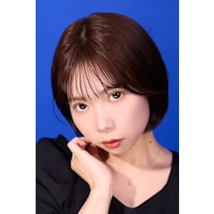 柔らかミストベージュ｜大人可愛い透明感カラー×ショートレイヤ