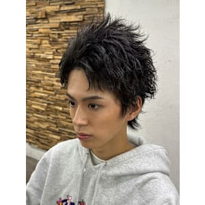 メンズヘアメイクスパイキーショート