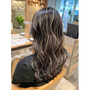 ミルクティーベージュハイライト - EARTH/A 三鷹店【ヘアメイクアース ミタカテン】掲載中