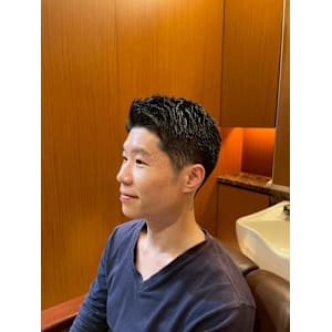 銀座　理容室　アップバングショート