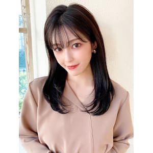 30代40代に人気の大人かわいい前髪ありのくびれショート