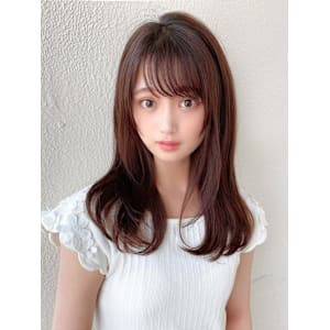 30代40代に人気の大人かわいい前髪ありのくびれショート