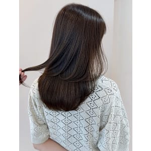 レイヤーカット ダークグレージュ 透明感カラー 艶髪 20代