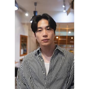 センターパートショート　Genta