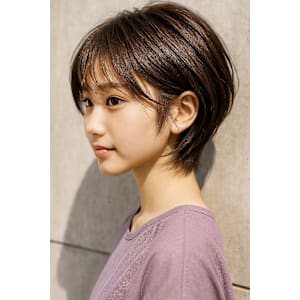 ヘーゼルブラウンのくびれショート