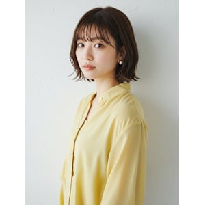 外ハネボブ 顔周りカット シースルーバング 30代 アッシュ