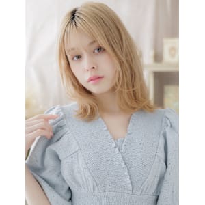 ハイトーンカラーくせ毛風ニュアンスパーマ　ラウンドバング