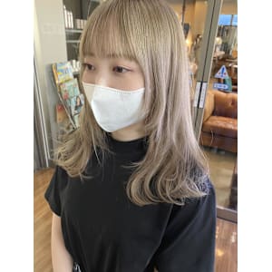 ホワイトベージュ/ブリーチカラーぶりーちkqらー