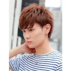 耳かけショート好印象ツーブロックあり