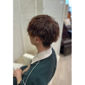 20代、30代、男性に大人気、茶髪、ツイストスパイラルパーマ