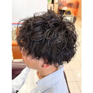 こなれ感アップ！メンズ無造作パーマ