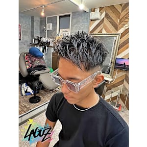 エッジの効いたアップバンクフェードカット