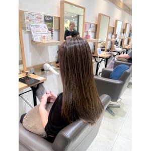 白髪ぼかし細めハイライト30代40代50代【藤沢　藤沢駅】 - KENJE ODAKYU SHONAN GATE【ケンジオダキュウショウナンゲート】掲載中