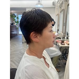 大人女性に似合うベリーショート