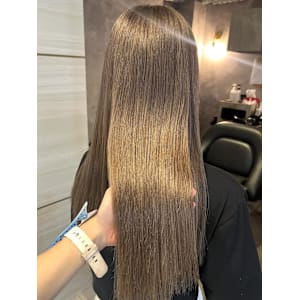 《高橋亜美》ミルクティーグレージュ/ブリーチ/大宮