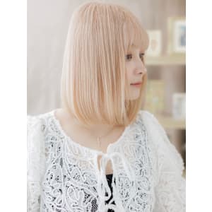 外国人風ホワイトブロンド切りっぱなしボブディ　パールベージュ - COVER HAIR & SPA bliss【カバーヘア アンド スパ ブリス】浦和/浦和西口店【カバー ヘア アンド スパ ブリス ウラワ ウラワニシグチテン】掲載中