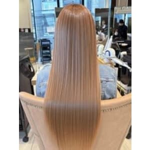 縮毛矯正ツヤツヤストレート髪質改善前髪なし前髪あり表参道