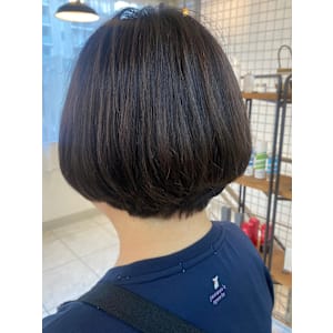 コロンとしたフォルムがかわいいグラデーションボブ