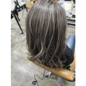 白髪ぼかしハイライトケアカラー/ハイライト/ブリーチ/池袋 - prize Iris 池袋【プライズ アイリス】池袋駅東口店【プライズアイリス イケブクロ イケブクロヒガシグチテン】掲載中