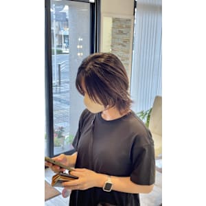 横顔美人を叶えるレイヤースタイル