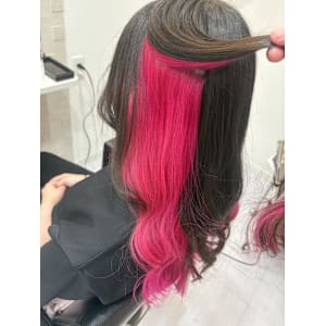 インナーピンク - K&K  ブリーチ/ダブルカラー/プルエクステ/縮毛矯正/髪質改善【ケイアンドケイ  ブリーチ ダブルカラー プルエクステ シュクモウキョウセイ カミシツカイゼン】掲載中