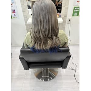 グレージュ×ブルー