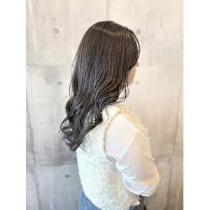 オリーブグレージュ《 ARCH Mayu 》