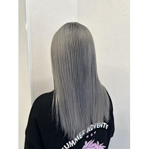 シルバーグレーで夏を満喫しましょう！