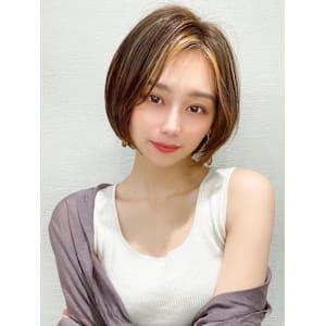 30代40代に人気の大人かわいい前髪ありのくびれショート