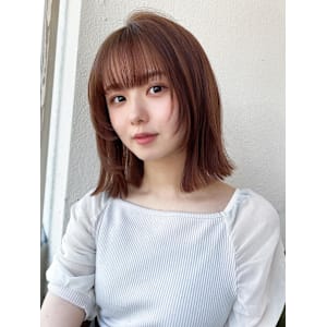 前下がりショートボブで絶壁解消！小顔に見えるひし形シルエット