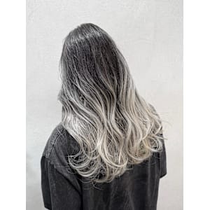 プリンが気にならないカラー/外国人風バレイヤージュ - Salon de Qualia【サロンドクオリア】掲載中