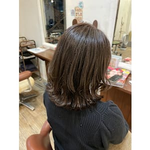 【CRESCENDO】ミディアムくびれレイヤースタイル