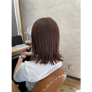 ブラウンカラー