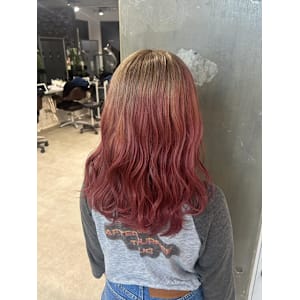 ベージュ×柔らかレッドのルーツカラー - miu by KENJE【ミューバイケンジ】掲載中