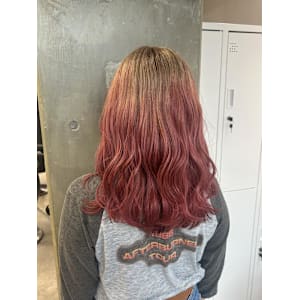 ベージュ×柔らかレッドのルーツカラー - miu by KENJE【ミューバイケンジ】掲載中