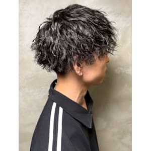 波巻きパーマ ツーブロック マッシュ 刈り上げ 20代