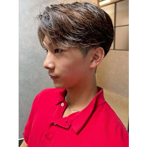 センターパート マッシュ ブラウン フェザーパーマ 刈り上げ