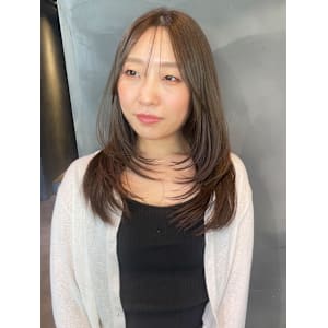 ミディアムレイヤー　ハッシュカット