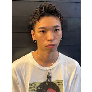 アップバング スパイキーショート アッシュ ツーブロック