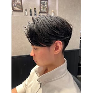 メンズセンターパートスタイル