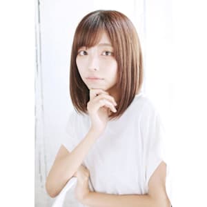 大人可愛いナチュラルストレートスタイル