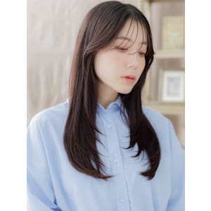 顔回りレイヤーカット小顔ストレートロング　チャコールグレー