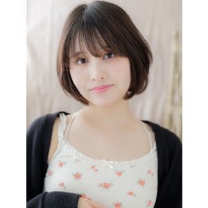 斜めバング暗髪ひし形小顔丸みショートボブ　ナチュラルブラウン