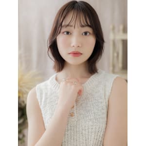 顔回りレイヤーカット小顔くびれミディアム　オリーブグレー