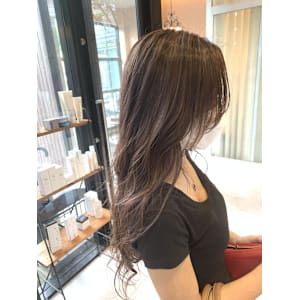 細めハイライトとグレージュカラー