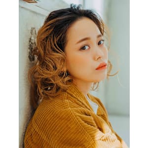 外国人風ミディアムスパイラルカール